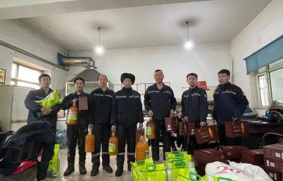 岁末送祝福 温情迎新春|东升国际官网为整个员工发放春节福利